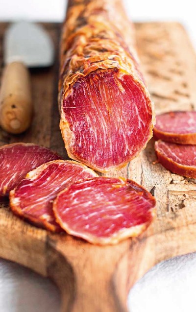 barra y rodajas de lomo cortadas